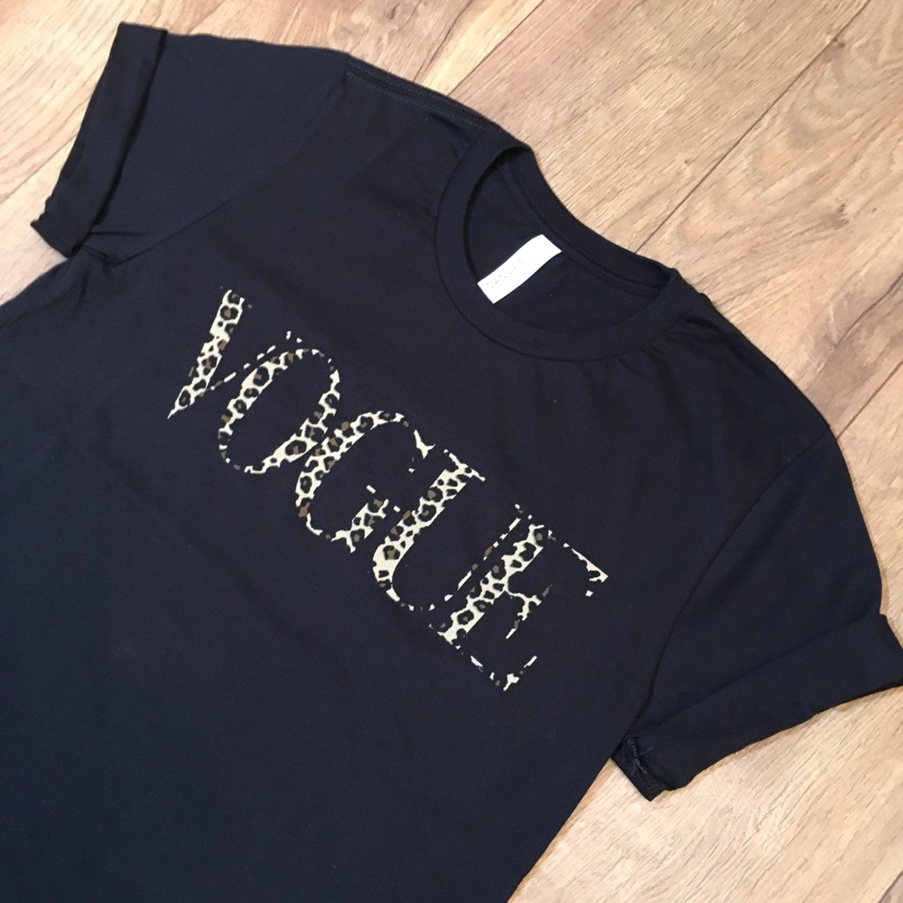 BLACK T~SHIRT WITH “VOGUE” IN LEOPARD A LEOPARD PRINT 100% COTTON - Picture 3 of 8